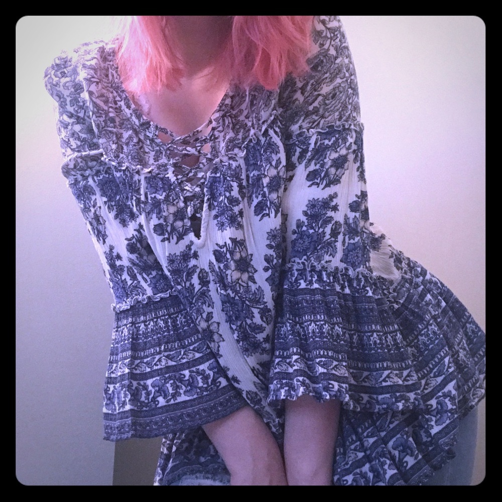 American Eagle (AEO) frilly blue and white blouse